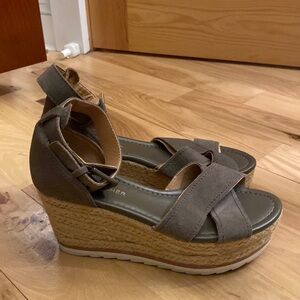 Marc Fisher green wedge platform sandals